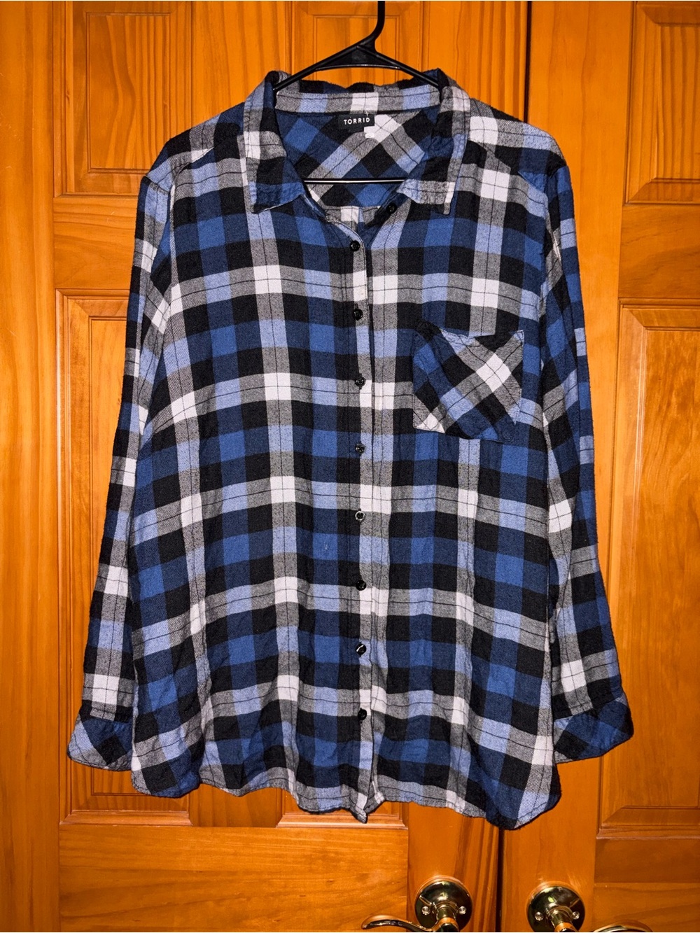 Torrid Sz 3 Blue Black and White Plaid Button-Down Shirt